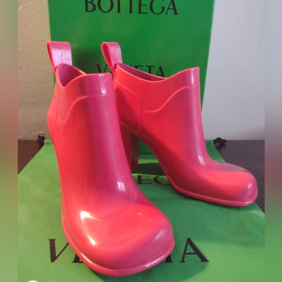 Authentic Bottega Veneta Pink Rubber Ankle Boots Size 37 Full Set - Picture 6 of 15
